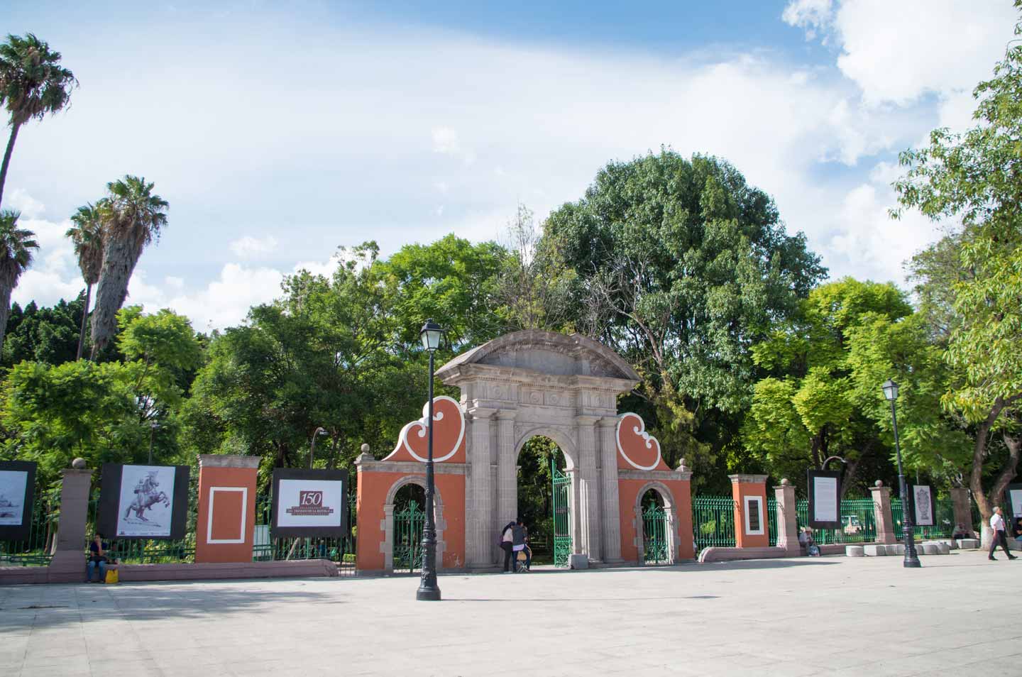 Entrada a la Alameda por Av. Constituyentes Querétaro
